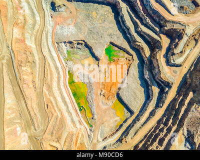 Luftaufnahme von riesigen, modernen Tagebau in Minas de Riotinto, Andalusien, Spanien Stockfoto