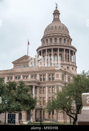 AUSTIN, Texas - Dezember 31, 2017: State Capitol Building an einem bewölkten Tag im Winter. Stockfoto