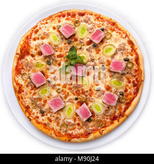 Pizza mit Thunfisch und Kapern Stockfoto