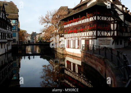 Fachwerk Häuser der historischen Viertel La Petite France. Straßburg. Frankreich. Stockfoto