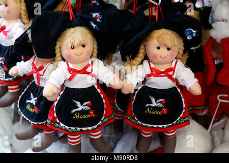 Elsass Puppen in einem Shop angezeigt. Straßburg. Frankreich. Stockfoto