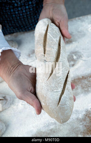 Die Landwirtschaft fair (Comice Agricole) von Saint-Gervais-les-Bains. Baker, Artisan Brot. Stockfoto