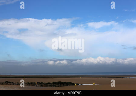 Himmel über dem Strand von Cabourg, Frankreich. Stockfoto