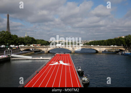Racing Track über die Seine in Paris, Frankreich. Stockfoto