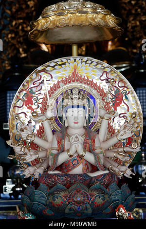 Tausend bewaffneten Avalokitesvara, der Bodhisattva des Mitgefühls. Statue. Ho Chi Minh City. Vietnam. Stockfoto