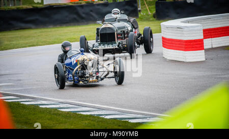 Sue Darbyshire im Jahre 1928 Morgan Super Aero am Goodwood Mitgliederversammlung 76 MM in der Tasse Polstern Stockfoto