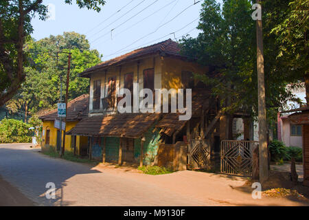 Traditionelle Konkani Haus in der Nähe von Strand, kihim Alibag, Raigad Stockfoto