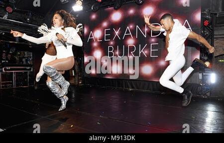 Alexandra Burke sang eine 40 minütige Show bei G-A-Y am Samstag Nacht inklusive Hits 'Broken heilt", "Bad Boys" und die neue Single "Schatten". Sie war bei der After-Show-Party, die von ihrem Partner Josh Ginnelly, Familie und streng Familie. Mit: Alexandra Burke Wo: London, Vereinigtes Königreich, wenn: 17 Feb 2018 Credit: Chris Jepson/WENN.com Stockfoto