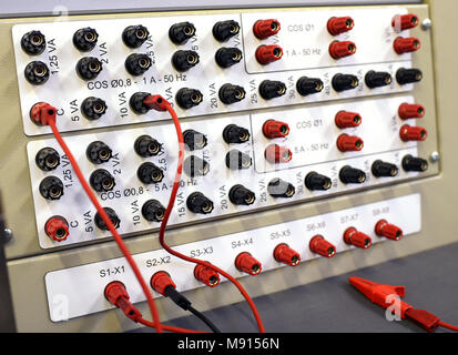 Elektrische Vorstand zur Prüfung von elektrischen Transformatoren Stockfoto