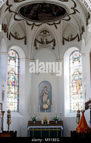 Jungfrau Maria. Basilika Notre-Dame de Fribourg. Fribourg. Die Schweiz. Stockfoto