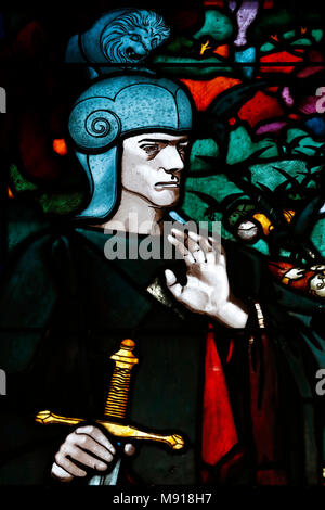 St.-Nikolaus-Kirche. Kirchenfenster von Jozef Mehoffer. Saint Maurice: Führer der legendären Römischen thebanischen Legion. Fribourg. Die Schweiz. Stockfoto