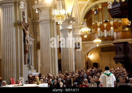 Kirche Saint-Jacques. Sonntag Morgen katholische Messe. Sallanches. Frankreich. Stockfoto