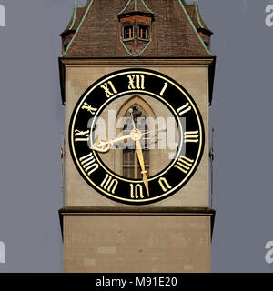 Uhr der St. Peter Kirche in Zürich, Schweiz Stockfoto