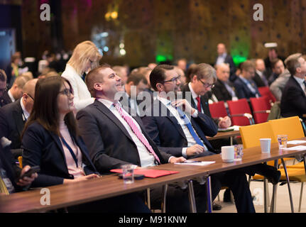 Stockholm, Schweden, 17. März 2018. Schweden Demokraten (SD) Wahl Konferenz 2018. Politische Sekretärin, Mikael Eriksson, Parteichef Jimmie Åkesson ( Stockfoto