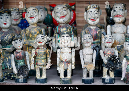 Wasser Puppen aufgereiht zum Verkauf, Tempel der Literatur. Hanoi. Vietnam. Stockfoto