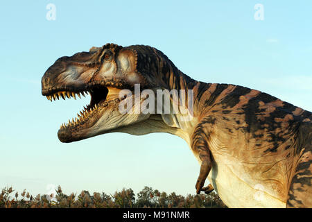 Suggestive Rekonstruktion von Predator dinosaurus - Ostellato, Ferrara, Italien Stockfoto