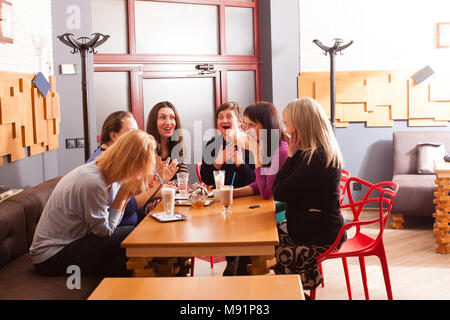 Frauen im café Stockfoto