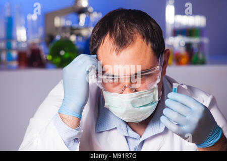 Wissenschaftler denken Stockfoto