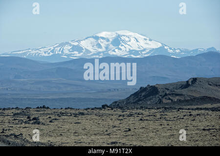 Herdubreid Berg (1682m) in der Odadahraun Region Nordosten Islands. Stockfoto