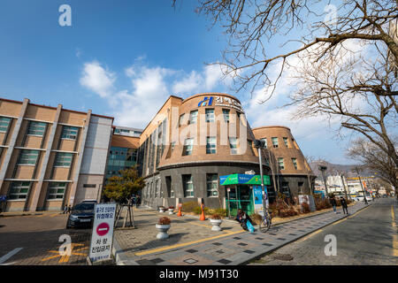 Gimhae, Südkorea - 10. März 2018: die Fassade der Gimhae Bibliothek Stockfoto