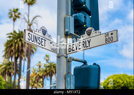 Sunset Boulevard und Beverly Drive Straßenschilder in Beverly Hills Kalifornien Stockfoto