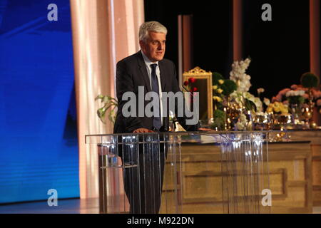 Tirana, Albanien. 20 Mär, 2018. Pandeli Majko, iranische Neues Jahr - Feier zum iranischen neuen Jahr Nowruz, Kennzeichnung auf einer großen Versammlung von Tausenden der PMOI Mitglieder am 20. März 2018 in Tirana empfohlene Pandeli Majko, Senior Staatsminister und ehemalige Ministerpräsident von Albanien, die das Publikum gerichtet. Credit: siavosh Hosseini/Alamy leben Nachrichten Stockfoto