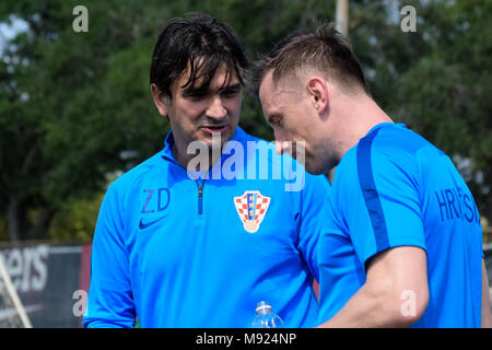 Miami, Florida, USA. 21 Mär, 2018. Zlatko Dalic Trainer der kroatischen Mannschaft bereitet sich die Gruppe bei der Barry University in den USA, sieht eine sehr United Group mit Begeisterung die Vorbereitung für die WM 2018 in Russland. Kroatiens Fußball-Nationalmannschaft ein Testspiel gegen Peru am Freitag am 23. März spielen im Hard Rock Cafe Stadion in der Stadt Miami. Credit: Fernando Oduber/SOPA Images/ZUMA Draht/Alamy leben Nachrichten Stockfoto