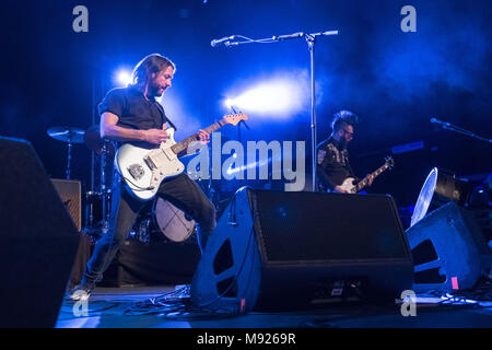 Dublin, Irland. 21 Mär, 2018. Grant Nicholas und Taka Hirose von Waliser Rockband Feeder spielen im Dubliner Olympia Theatre. Credit: Ben Ryan/SOPA Images/ZUMA Draht/Alamy leben Nachrichten Stockfoto