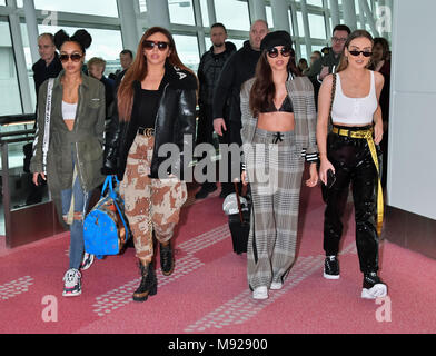 Tokio, Japan. 22. März, 2018. Jesy leigh-anne Pinnock, Nelson, Jade Thirlwall, Perrie Edwards, kleiner Mix, 22. März 2018, Tokio, Japan: (L-R) Leigh-Anne Pinnock, jesy Nelson, Jade Thirlwall und Perrie Edwards von kleinen Mix Ankunft in Tokyo International Airport in Tokio, Japan, am 22. März 2018. Quelle: Lba Co.Ltd./Alamy leben Nachrichten Stockfoto