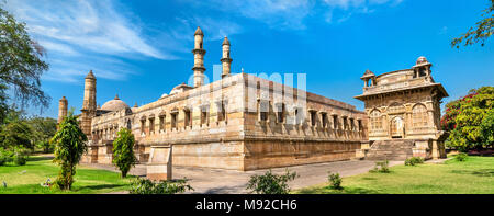 Jami Masjid, eine wichtige touristische Attraktion im Archäologischen Park Champaner-Pavagadh - Unionsstaat Gujarat in Indien Stockfoto