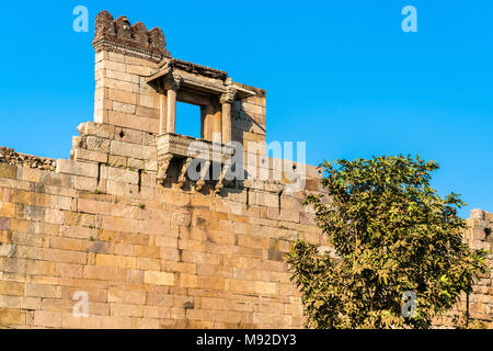 Wände von champaner Fort - UNESCO-Weltkulturerbe in Gujarat, Indien. Stockfoto