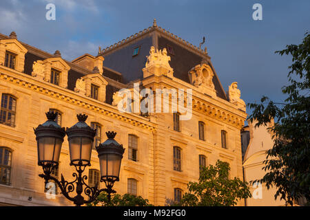 Dawn Sonnenlicht auf der Préfecture de Police - Polizei Gebäude auf der Ile de la Cite, Paris, Frankreich Stockfoto