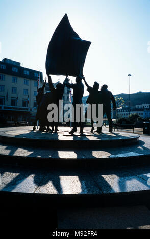 Skulptur bis 50 Jahre nach der Befreiung von Jersey nach dem Zweiten Weltkrieg, von Philip Jackson gedenken, wurde es von der Prinz von Wales am 9. Mai 1995 vorgestellt, Archivierung Foto 2003, Channel Islands Stockfoto