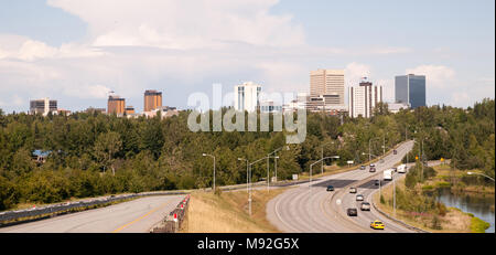 Lange horizontale Panoramablick Norden Alaska Gebiet Straßenverkehr Ancorage, AK Stockfoto