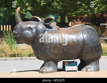 Rhino Skulptur an der Wiener Zoo. Wien, Österreich Stockfoto