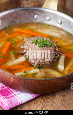 Tafelspitz Fleisch in einem Suppentopf Stockfoto