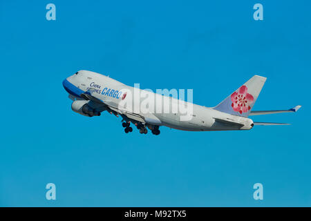 China Airlines Cargo Boeing 747-400F Cargo Jet, Klettern entfernt vom internationalen Flughafen von Los Angeles, LAX, Kalifornien, USA. Stockfoto