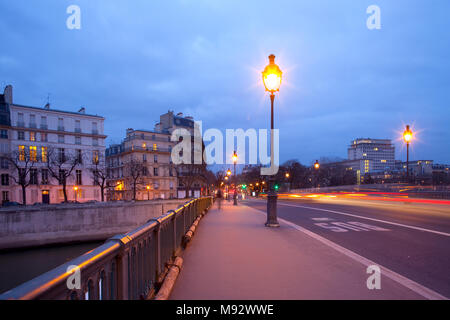 Pont de Sully Brücke über Fluss Seine, Ile Saint Louis, Paris, Frankreich Stockfoto