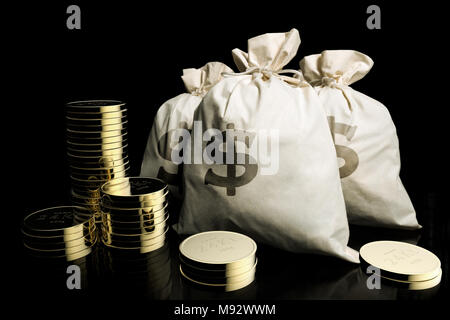 3D-Rendering von Taschen Geld und Gold Münzen Stockfoto