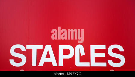 NEW YORK, USA - 22. AUGUST 2017: Detail der Heftklammern Store in New York. Es ist eine amerikanische multinationale Bürobedarf Einzelhandel Corporation gegründet am 1. Stockfoto