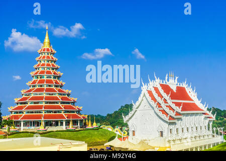 Ausblick auf Wat Huai Pla Kung Tempel von Chiang Rai in Thailand Stockfoto