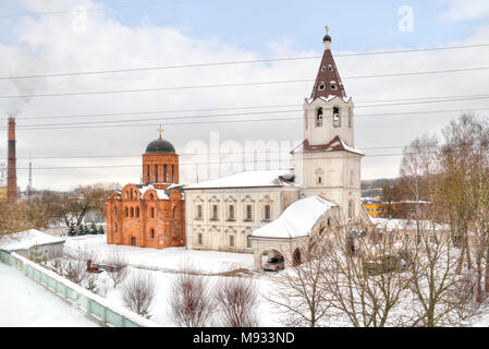 Ein Komplex von alten Kirchen aus dem XII Jahrhundert. Die Tempel der Apostel Petrus und Paulus und des Heiligen Großmärtyrerin Barbara Stockfoto