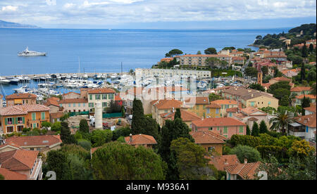 Das Dorf Villefranche-sur-Mer, Südfrankreich, Var, Cote d'Azur, Frankreich, Europa Stockfoto