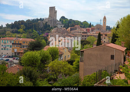 Das Dorf La Turbie mit Wahrzeichen "Trophée des Alpes eine römische Denkmal, Süd Frankreich, Var, Côte d'Azur, Frankreich, Europa Stockfoto