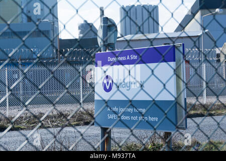 Signage außerhalb Dungeness EIN - ein kernkraftwerk an der Küste von Kent, England, Großbritannien Stockfoto