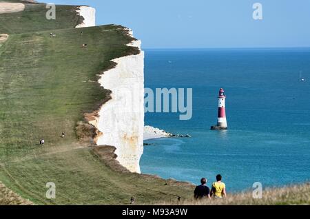 Beachy Head Lighthouse und Kreidefelsen auf ein Sommertag, South Downs National Park East Sussex Eastbourne England Großbritannien Stockfoto