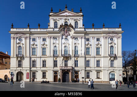 Palast des Erzbischofs in Prag Stockfoto