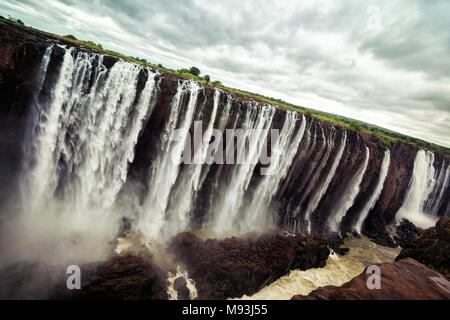 Victoria Falls in Zambia und Zimbabwe im Jahr 2015 getroffen Stockfoto