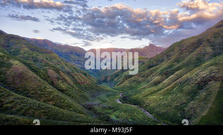 Sommer Berge in Lesotho im Jahr 2015 getroffen Stockfoto