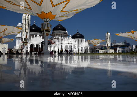 Die Große Moschee Baiturrahman liegt im Herzen von Banda Aceh entfernt. Indonesien Stockfoto